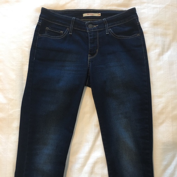 Levi’s 711 dark wash skinny jeans - Picture 4 of 5